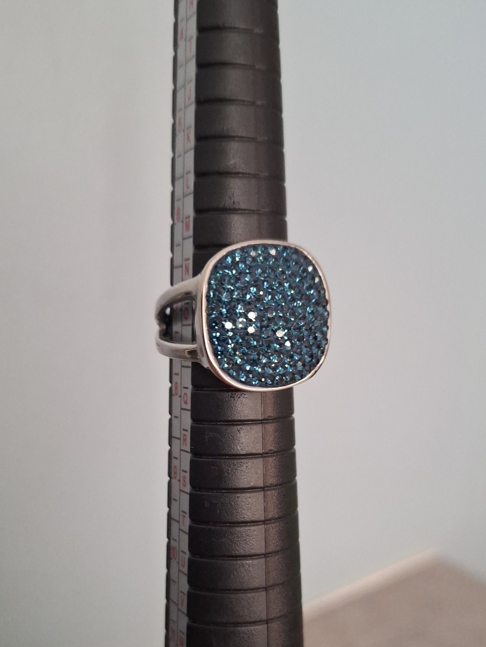 Blue Crystal Pavé Square Druzy Quartz Ring - Women's Fashion Accessory